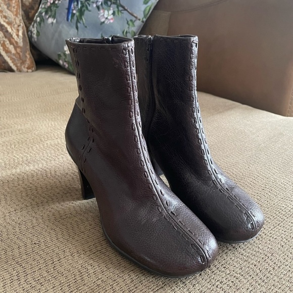Arturo Chiang Brown Women’s Size 6 Ankle Booties - Picture 1 of 8